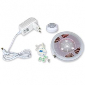 STRISCIA LED CON SENSORE DI MOVIMENTO APPLICABILE BORDO LETTO