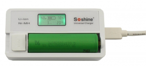 CARICABATTERIA LITIO - NI-MH UNIVERSALE AUTOMATICO CON DISPLAY LCD PER LITIO 3,7V