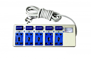 MULTIPRESA INTERNAZIONALE UNIVERSALE PRESE EUROPEA AMERICANA ASIATICA VOLTMETRO