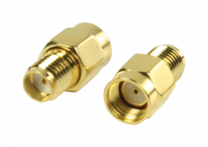 ADATTATORE SMA RP SMA MASCHIO - SMA FEMMINA ORO